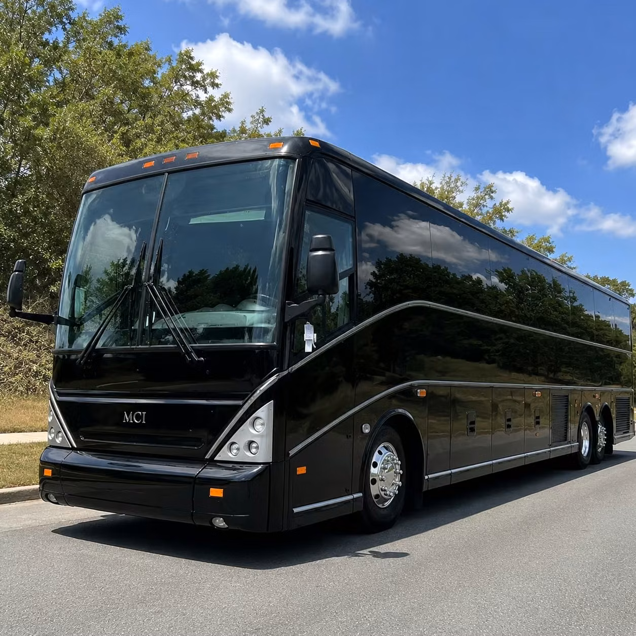 amphitheater shuttle buses from westminster to fivepoint and pechanga